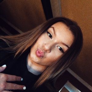 Meet your Posher, Jasmine